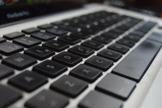 python怎么创建json